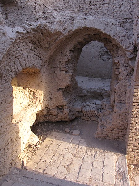 450px-Narin Citadel Of Meybod (Narin Ghale), Meybod, Yazd, Iran (نارین قلعه میبد) - Panoramio (4)